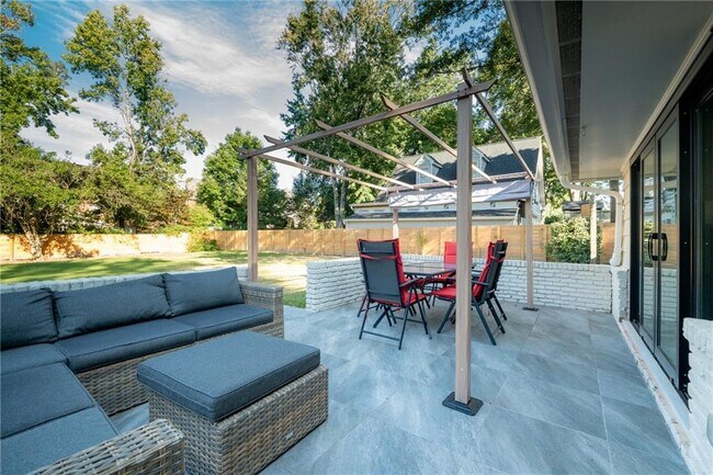 Building Photo - 7330 Hunters Branch Dr NE