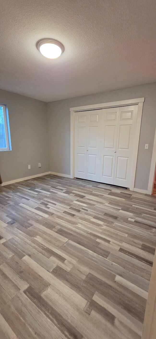 Building Photo - 1st Street