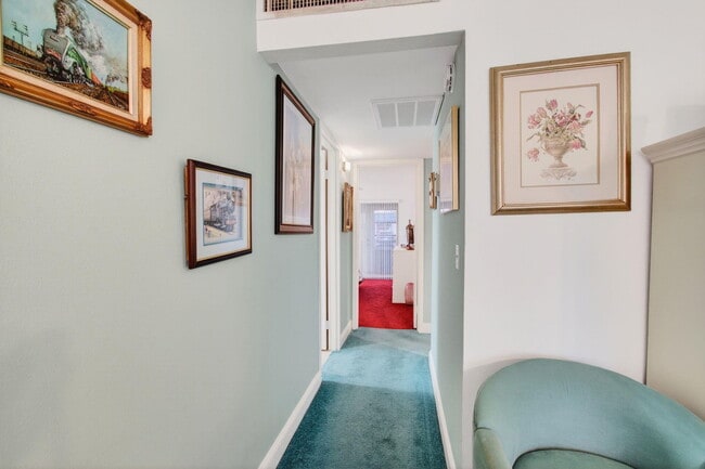 Building Photo - 213 Waterford Cresent