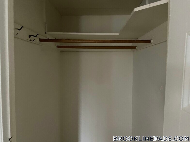 Building Photo - 1223 Beacon St