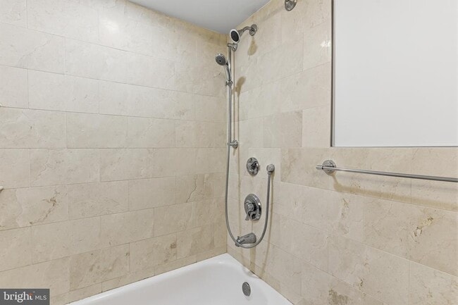 Building Photo - 598 Belmont Ave