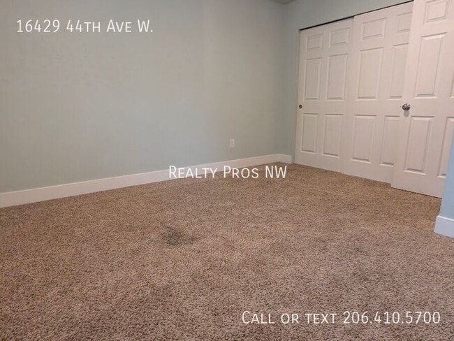 Building Photo - 16429 44th Ave W
