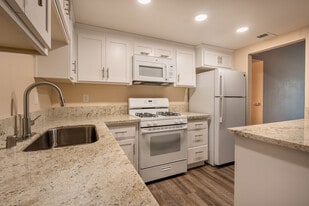 Building Photo - Marconi Oaks