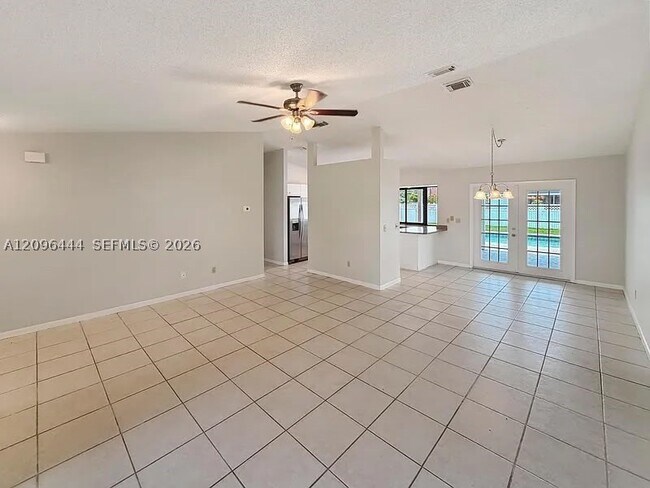 Building Photo - 2302 SW Fern Cir