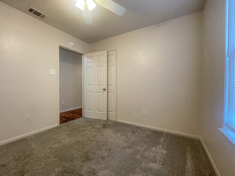Building Photo - 255 Betty Jane Ln