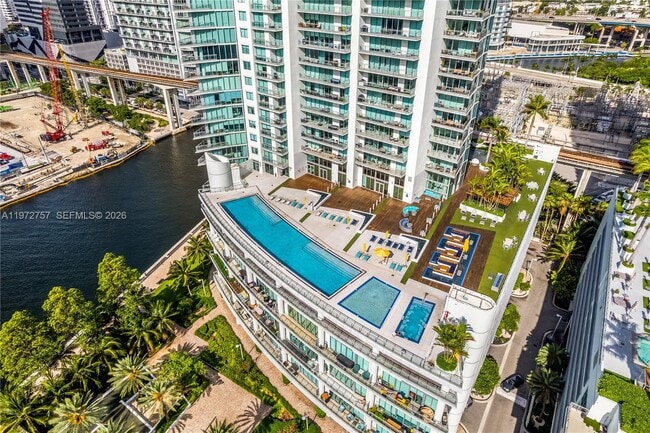 Building Photo - 92 SW 3rd St