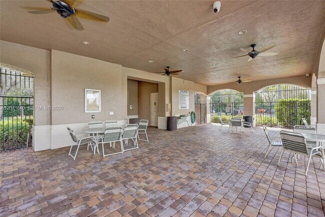 Building Photo - 4501 Windmill Palm Way