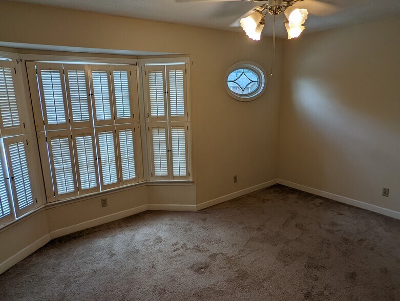 BR 1 - 215 Woodburn Club Ln