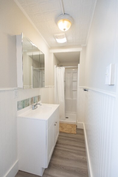 Building Photo - 150 Main St