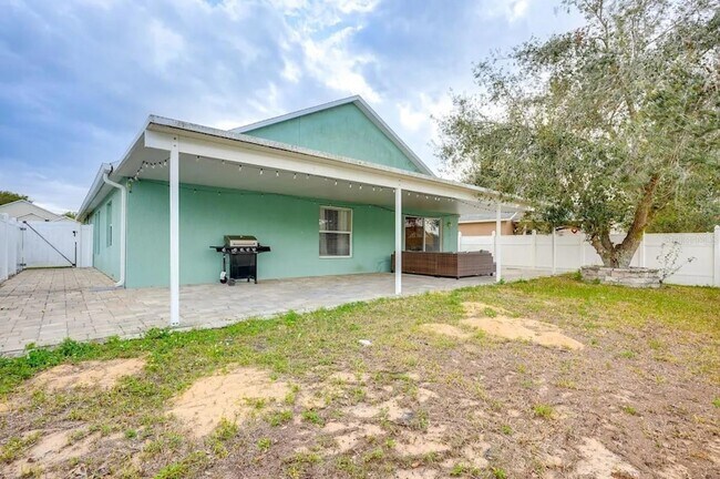 Building Photo - 739 Delancey Dr