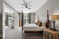 Building Photo - 1008a Milam
