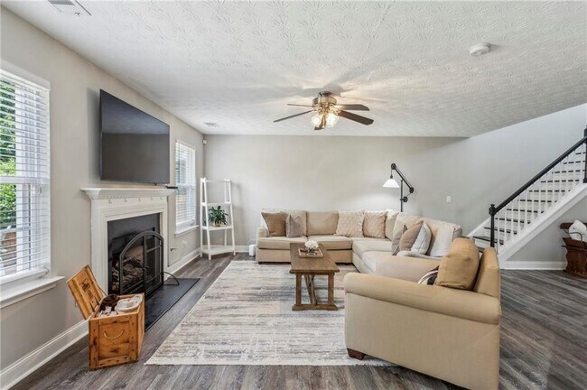 Building Photo - 142 Holly Mill Village Dr