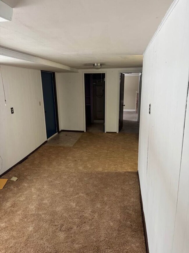 Building Photo - House for Rent