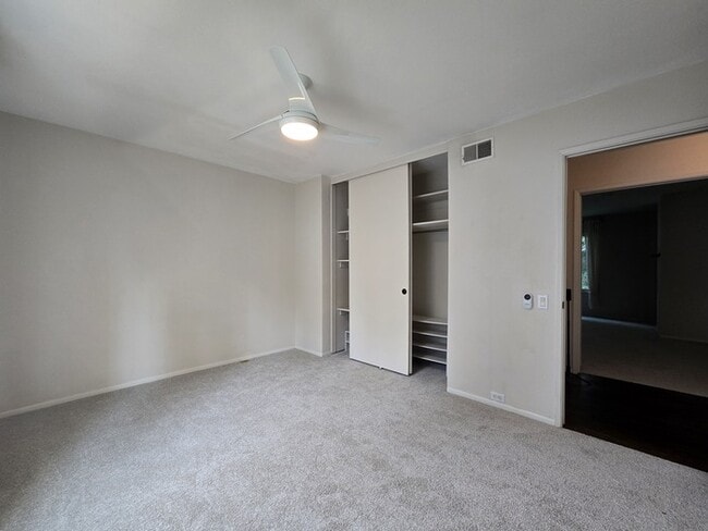 Building Photo - 1036 Vanderbilt Way