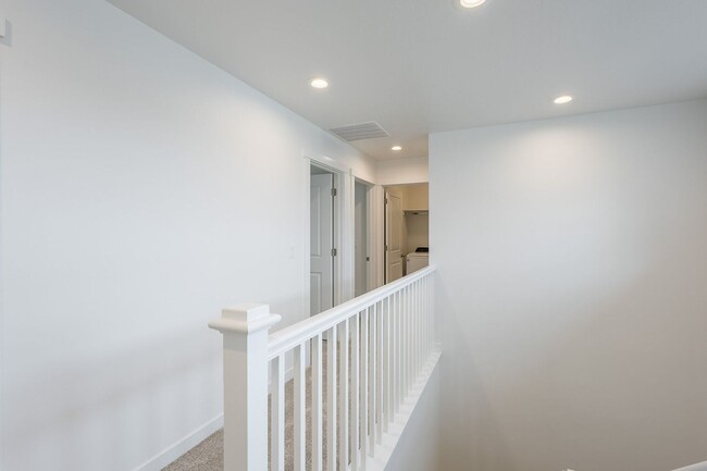Building Photo - Brand New 3 bed 2.5 bath with flex room No...