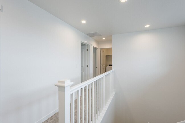 Building Photo - Brand New 3 bed 2.5 bath with flex room North Meridian