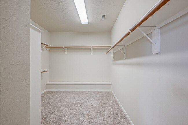 Building Photo - 11205 Sunlit Bay Dr