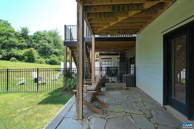 Building Photo - 140 Junction Ln