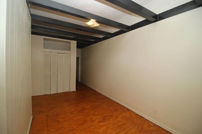 Building Photo - 212 E Biddle St