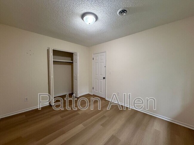 Building Photo - 54 Dawnwood Cir