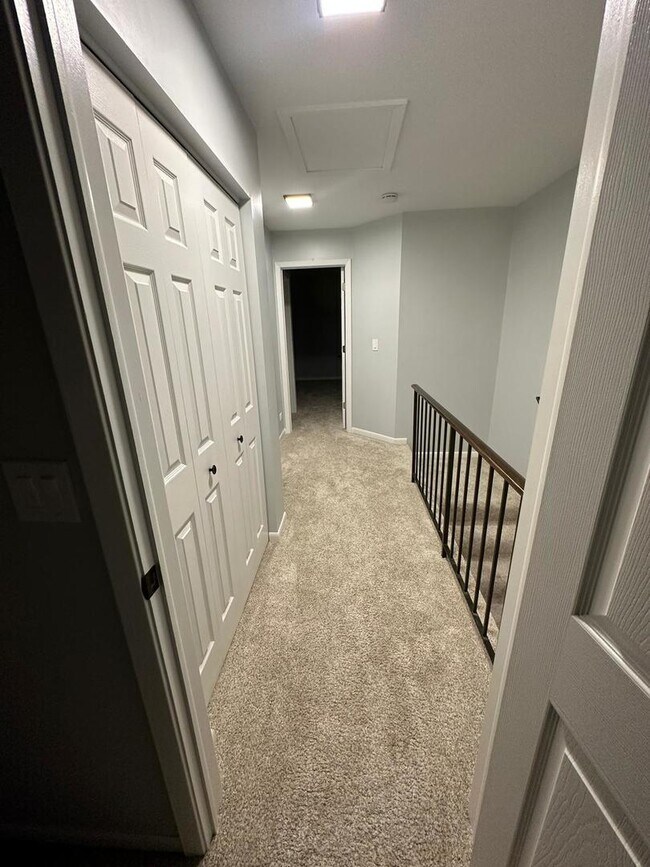 Building Photo - 1133 Cambria Ln N