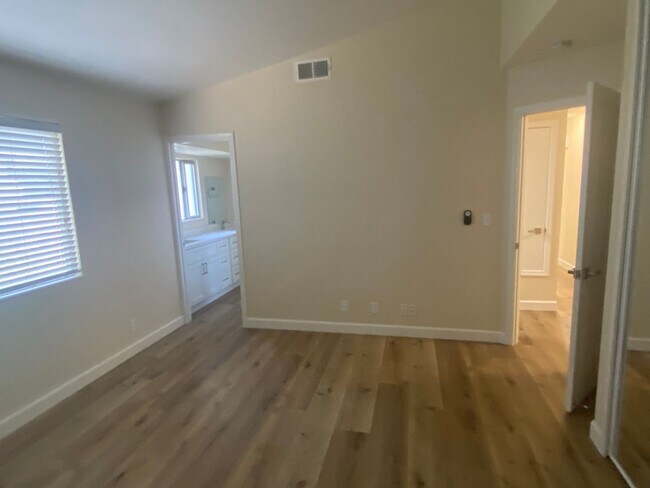 Building Photo - Fully Renovated Single Story Vacaville Home