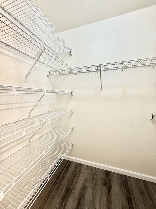 Building Photo - 1952 E 11th St