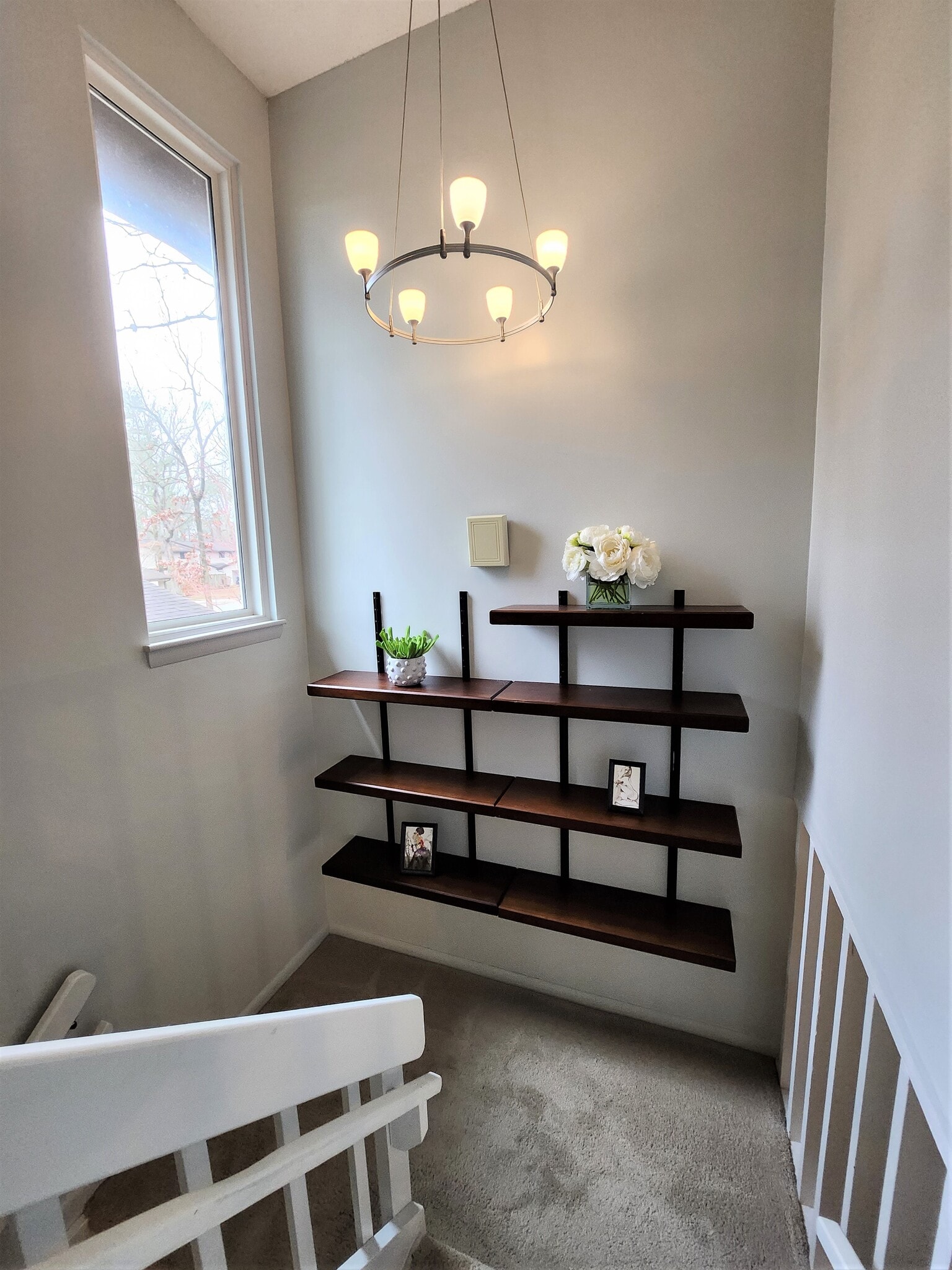 Stair landing - 3917 Wendy Ln
