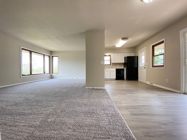 Building Photo - 3 Bedrooms 2 Full Bathrooms Finished Basem...