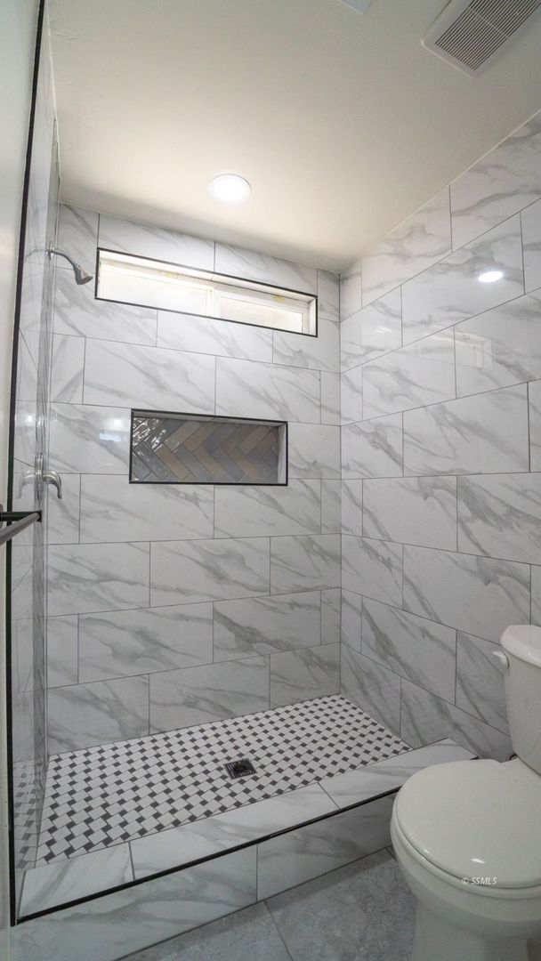 Building Photo - Stunning Fully Remodeled Home for Rent – M...