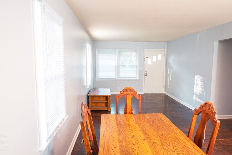 Building Photo - 4210 Irondale Dr NW