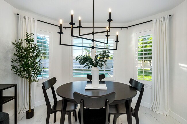 Building Photo - 76817 Manor Ln