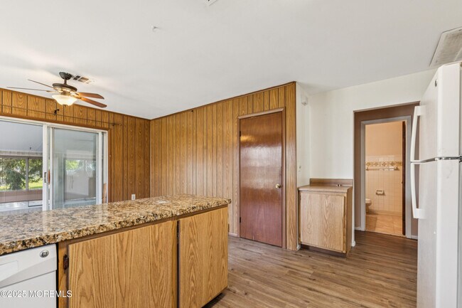 Building Photo - 202 Bonaire Dr