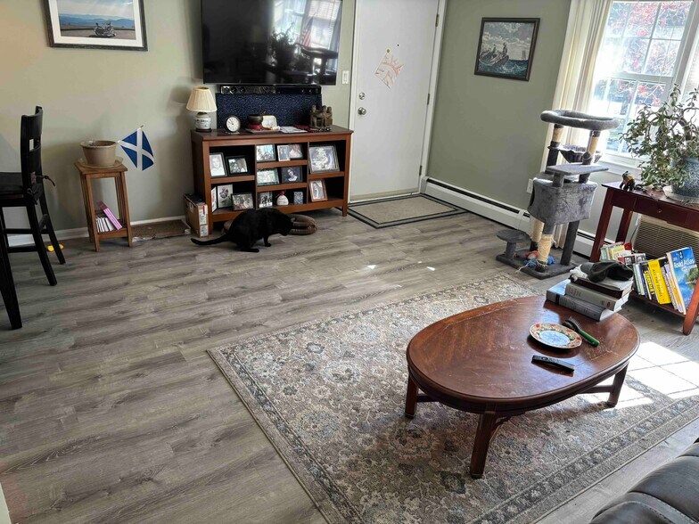 Building Photo - 13 Grandview Dr