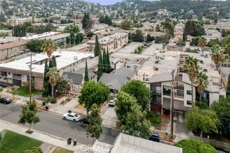 Building Photo - 818 E Windsor Rd