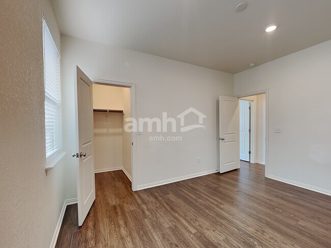 Building Photo - 2737 Wolfcreek