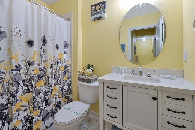 Building Photo - FULLY FURNISHED – AVAILABLE FOR A MINIMUM 1-YEAR LEASE!