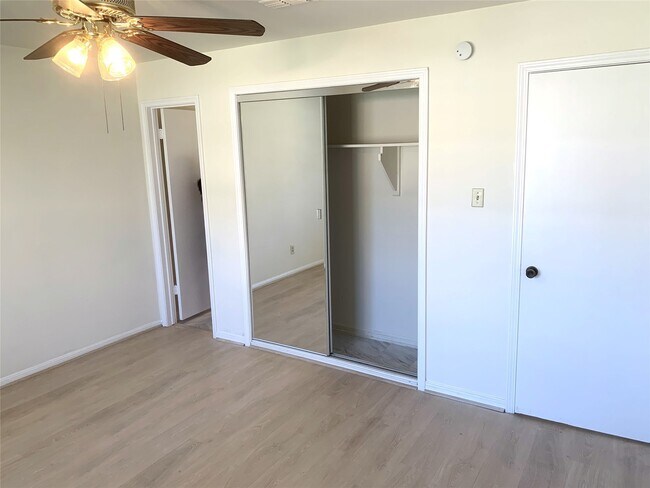 Building Photo - 13611 Elm Ct