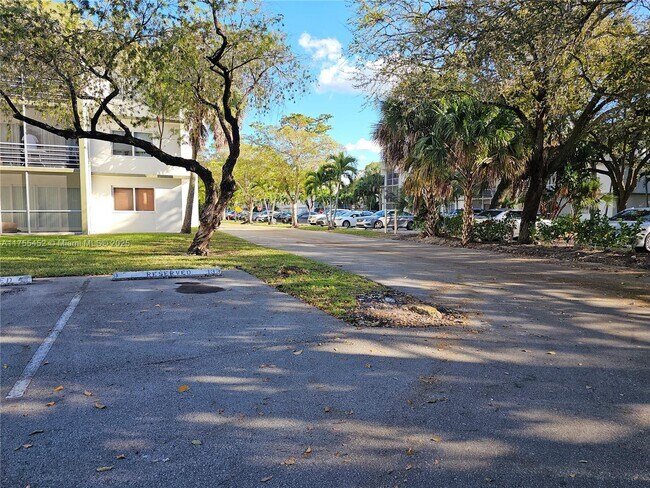 Building Photo - 4235 N University Dr