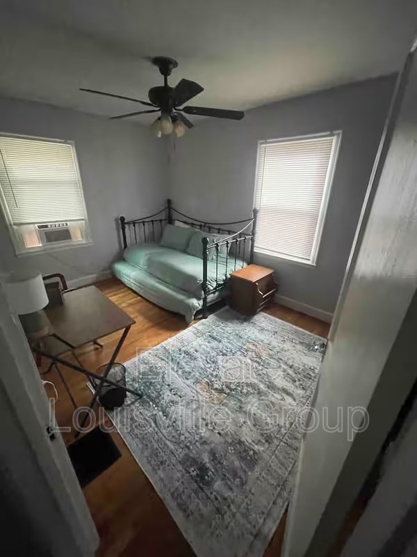 Building Photo - 3320 Oleanda Ave