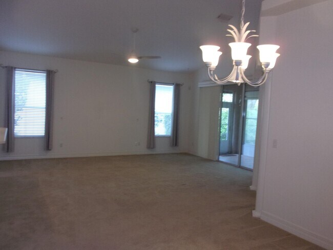 Building Photo - 512 Boxwood Pl