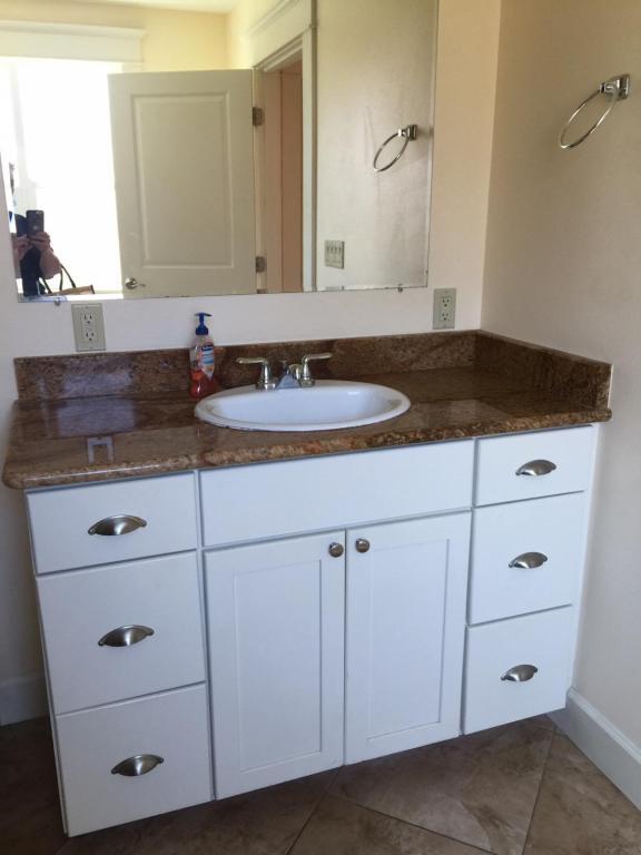 Building Photo - 663 S 11th St