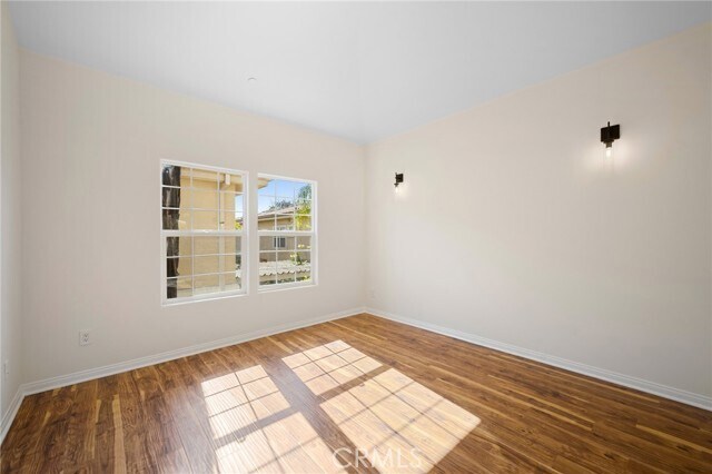 Building Photo - 415 E Dryden St