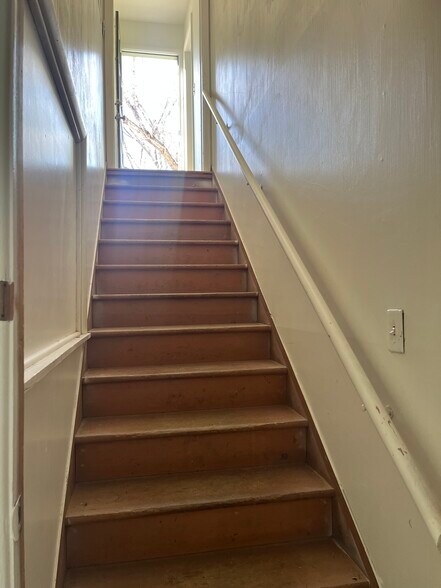 Building Photo - 932 Cheyenne Blvd