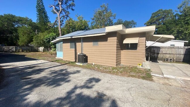 Building Photo - 1107 Colleton Dr