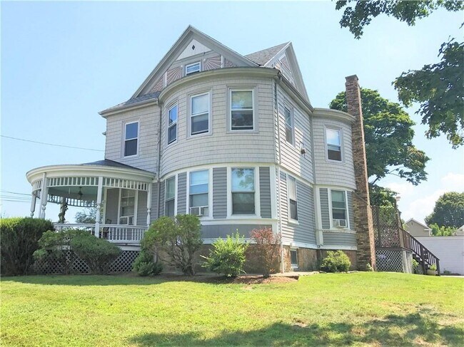 Building Photo - 205 Waterman Ave