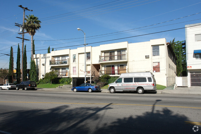 Building Photo - 6819 Laurel Canyon Blvd