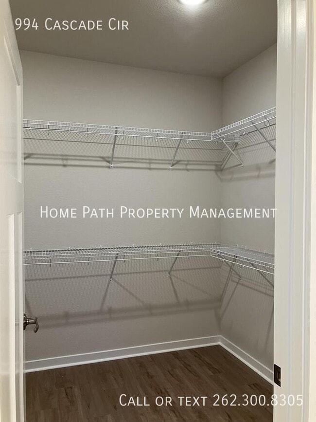 Building Photo - 994 Cascade Cir