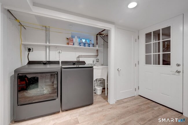 Building Photo - 51 Ledgewood Dr