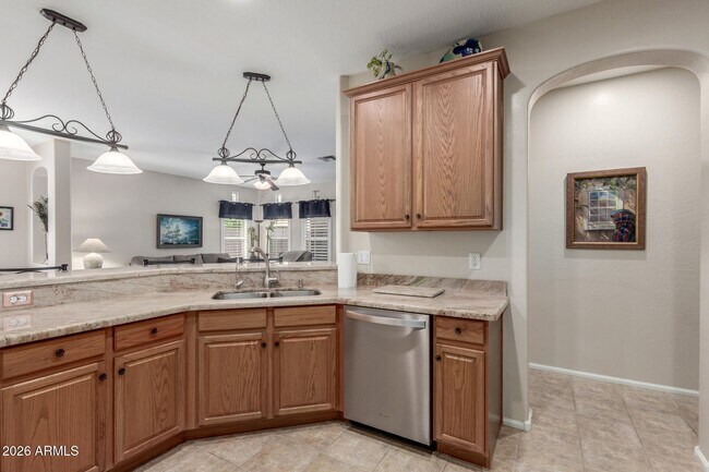 Building Photo - 10606 W Adam Ave